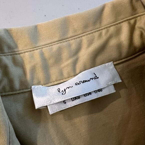 Lyn Around Yellow Tan Large Collared Sleeveless Tiger Embroidered Dress Size 4 - Picture 8 of 16